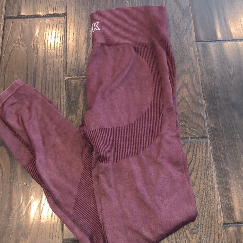 PINK VICTORIAS SECRET seamless athletic leggings size small